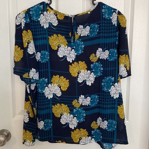 EUC Apt. 9 Sheer Floral Blouse - Picture 5 of 6